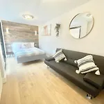 Cloud9 Guest House - By Coastline Retreats - Newly Renovated, Beautiful Ensuite Rooms Near Seafront In Town Centre, Netflix, Superfast Wifi, Communal Kitchen