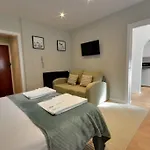Chic Studio With Garden And 2 Min Walk To Beach