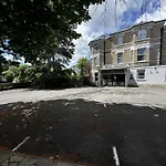 Applewood Hotel