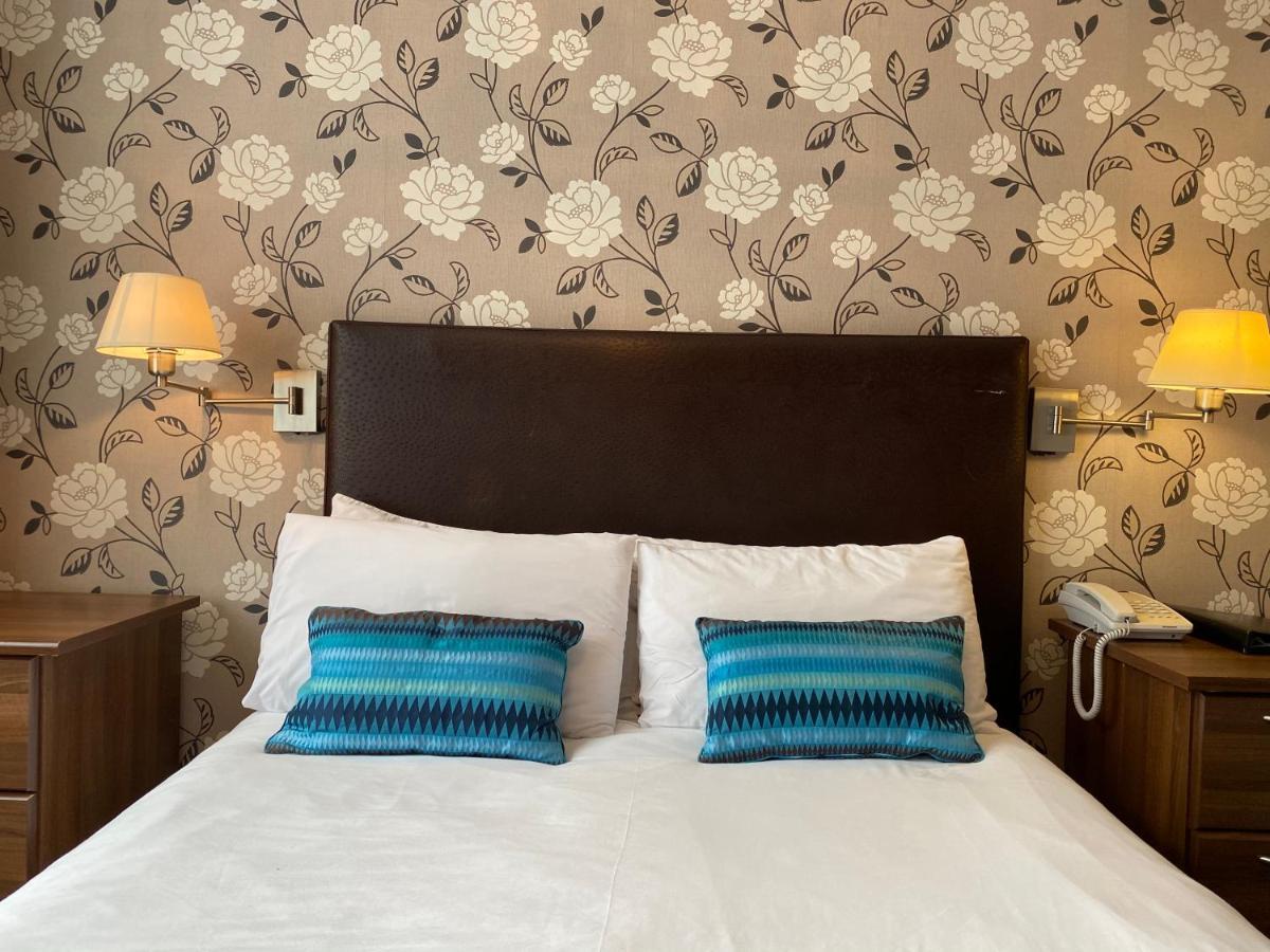 Hotel Hinton Firs 3*