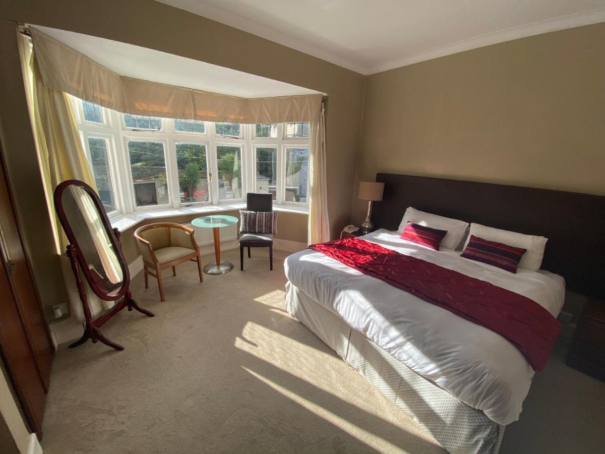 Hotel Hinton Firs