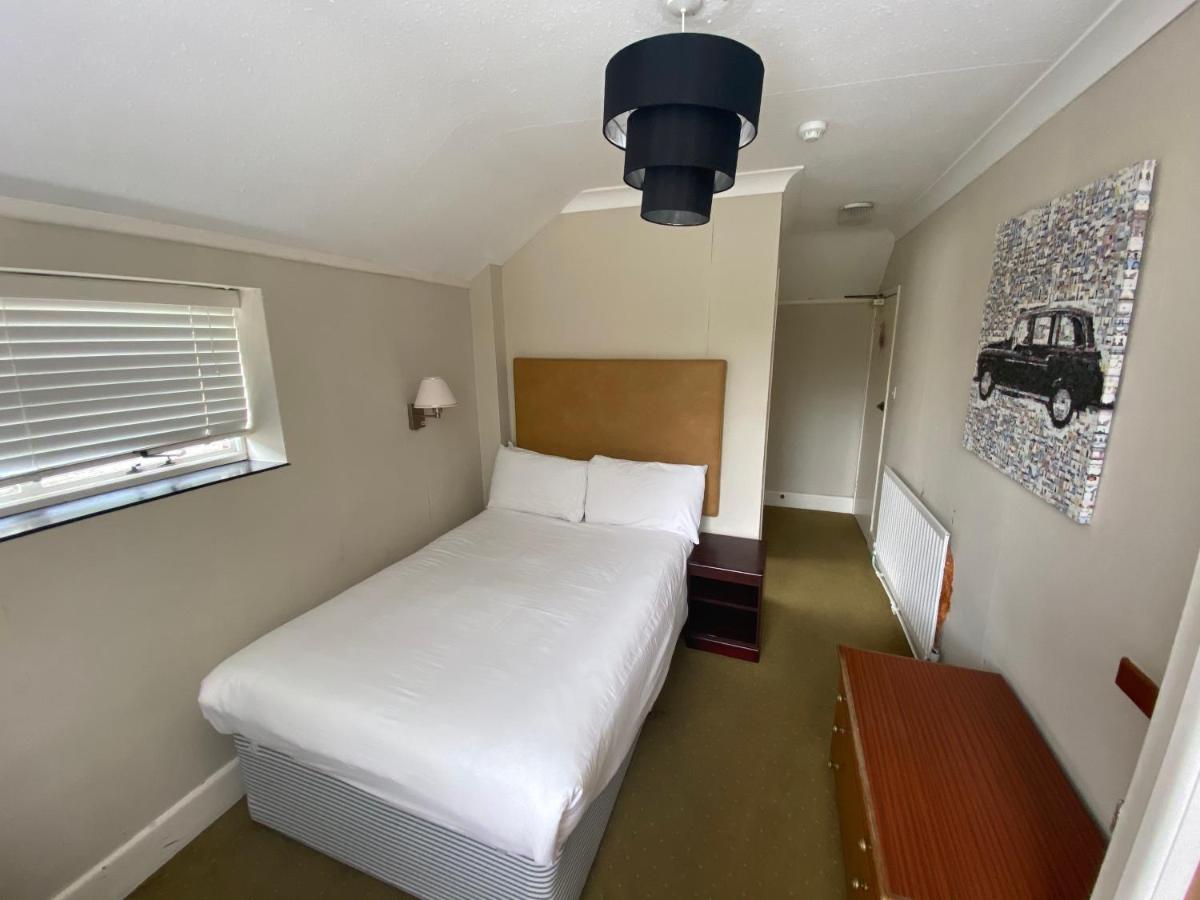 Hotel Hinton Firs 3*