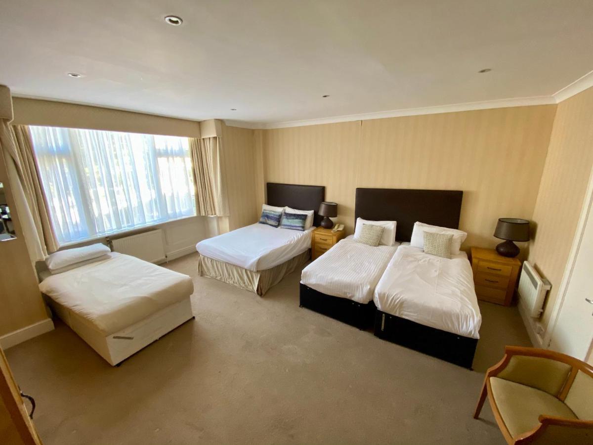 Hotel Hinton Firs 3*