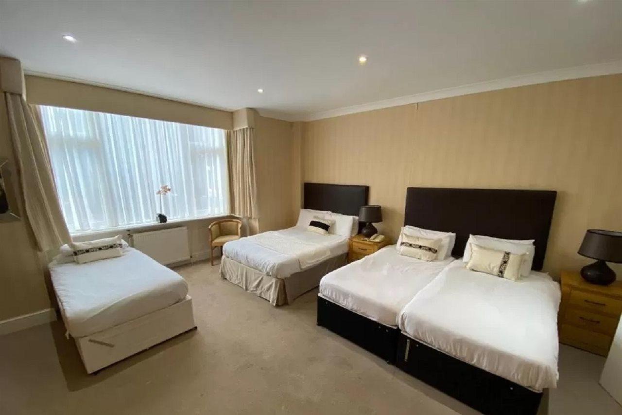 Hinton Firs Hotel
