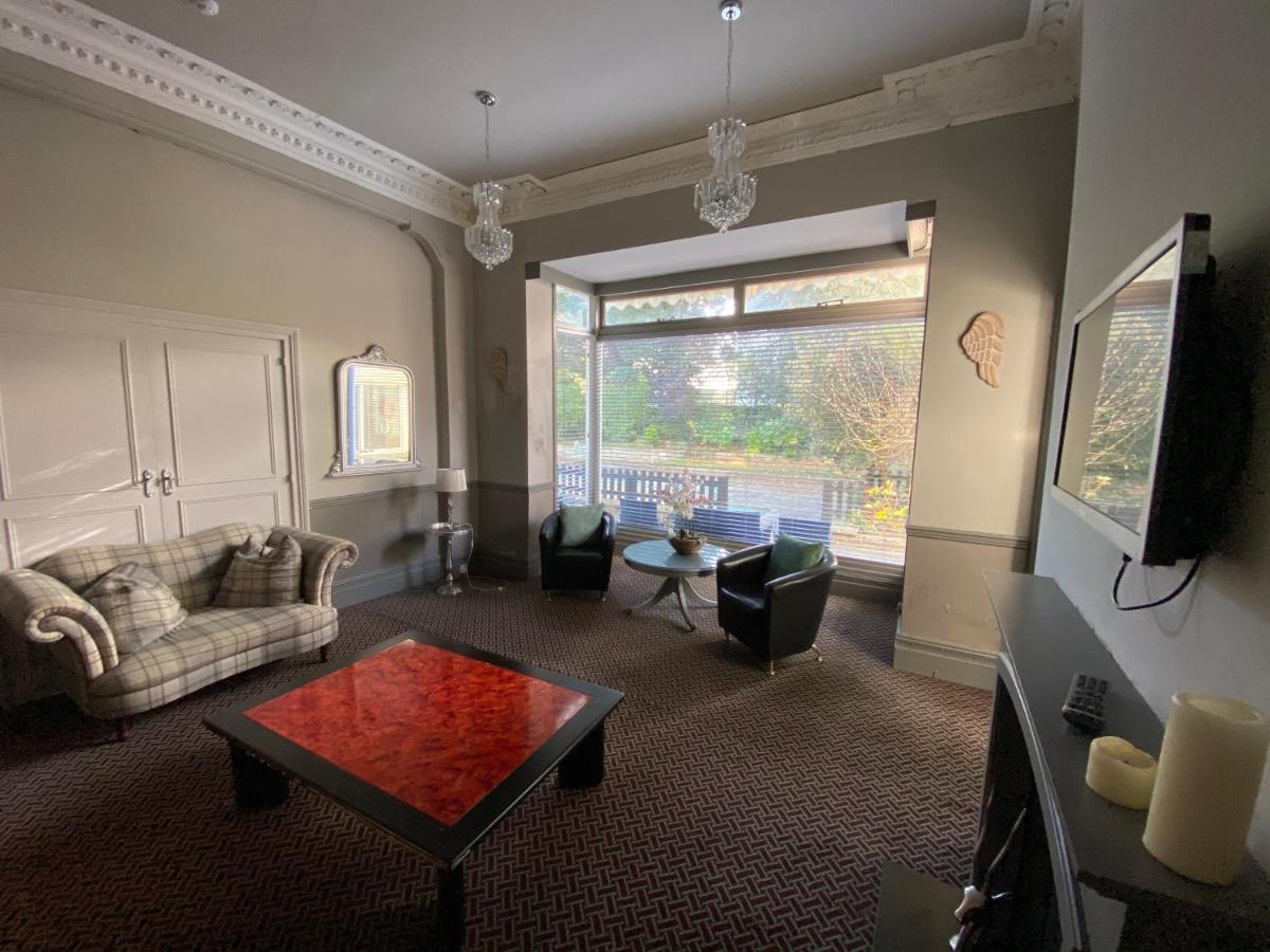 Hotel Hinton Firs 3*
