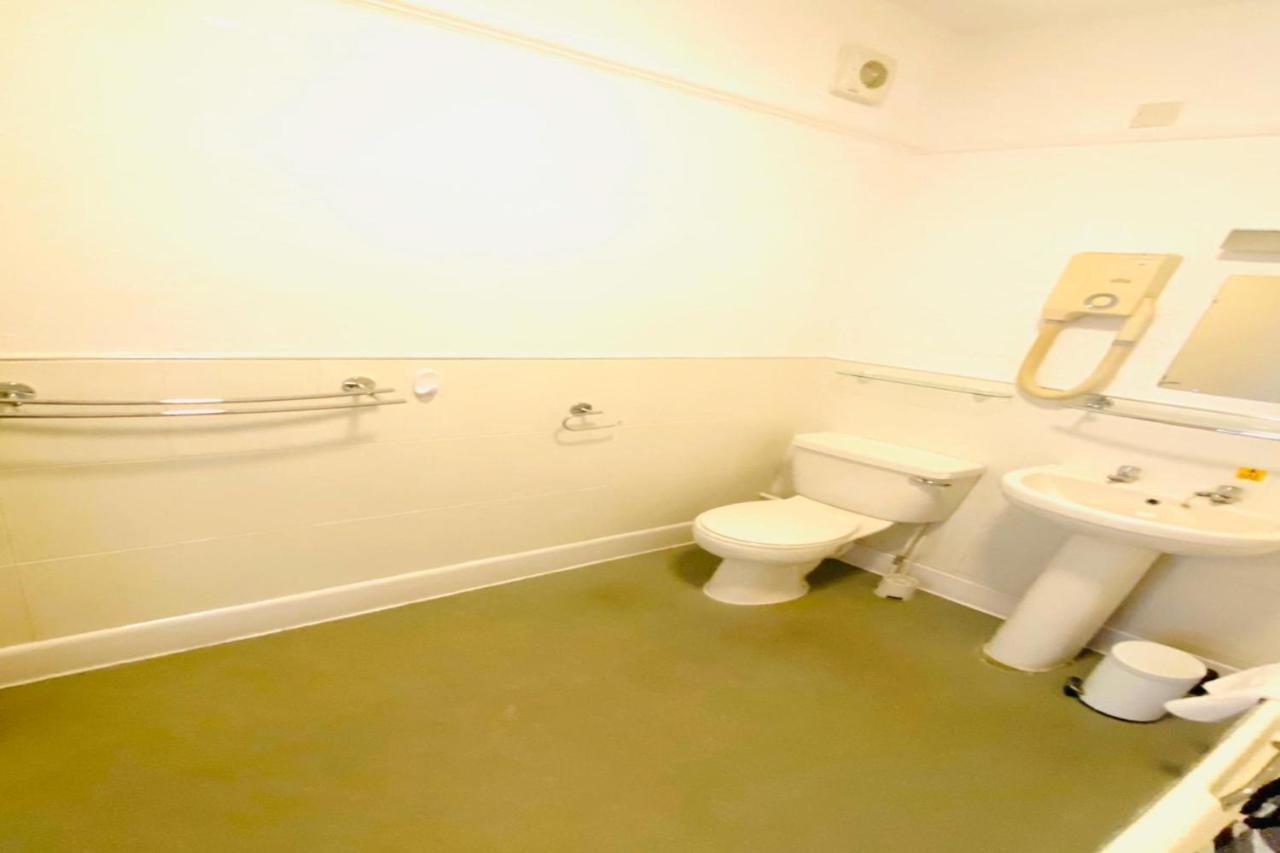 Bourne Hall Annexe Hotel 2*