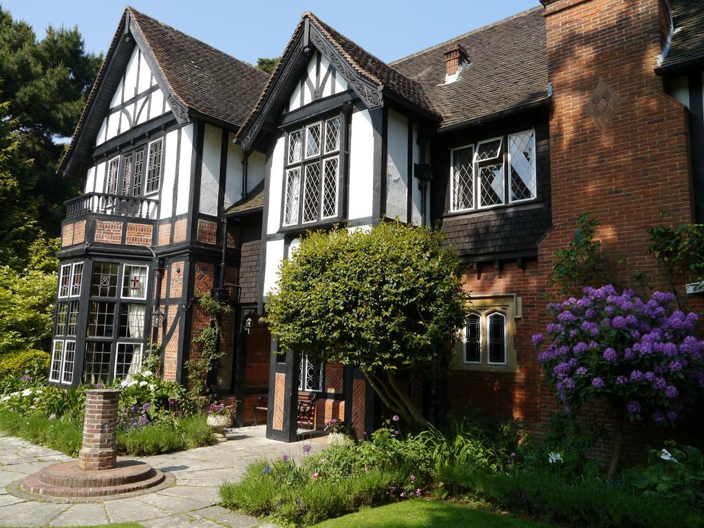Tudor Grange 3*