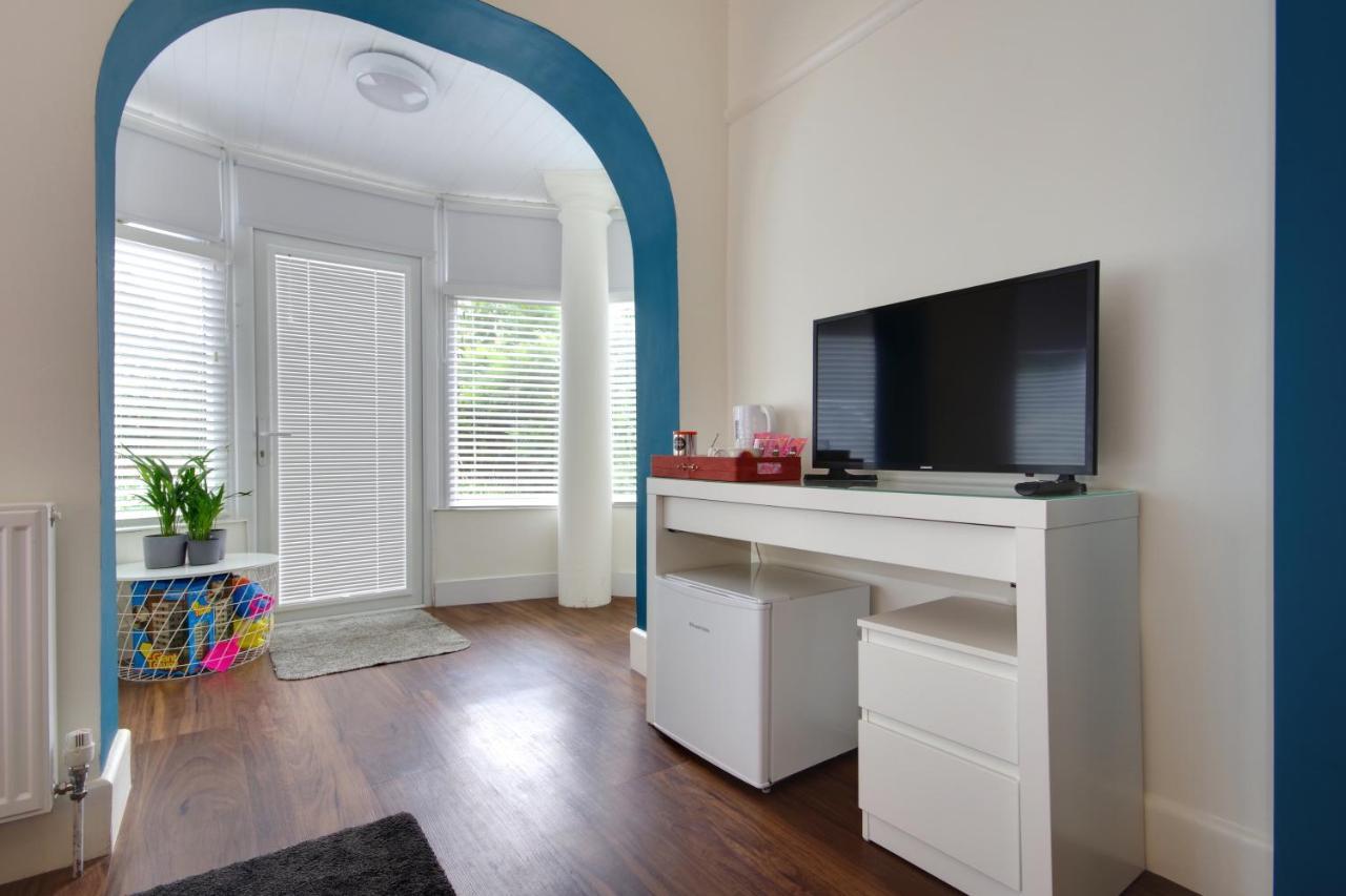 Large En-suite By The Beach