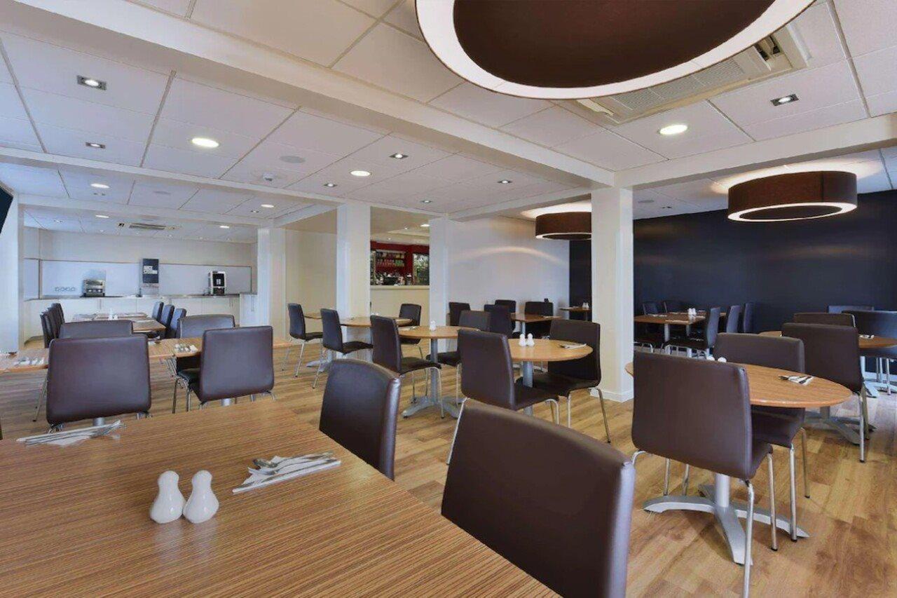 Travelodge Seafront 3*