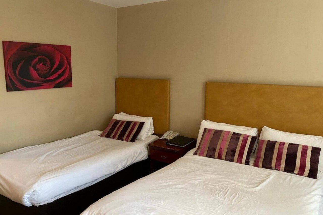 Hotel Hinton Firs
