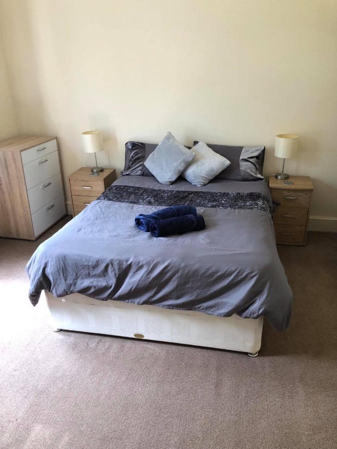 Great Location - Spacious 2 Bed With Off Road Parking. Apartment Bournemouth