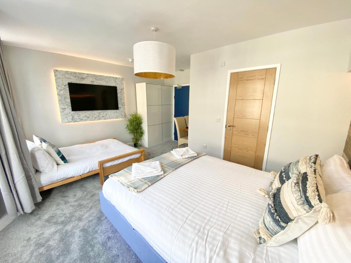 Coastline Retreats - Cloud9: Seafront Ensuite With Netflix Guest house Bournemouth