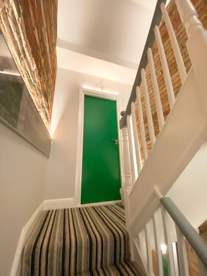 Coastline Retreats - Cloud9: Seafront Ensuite With Netflix