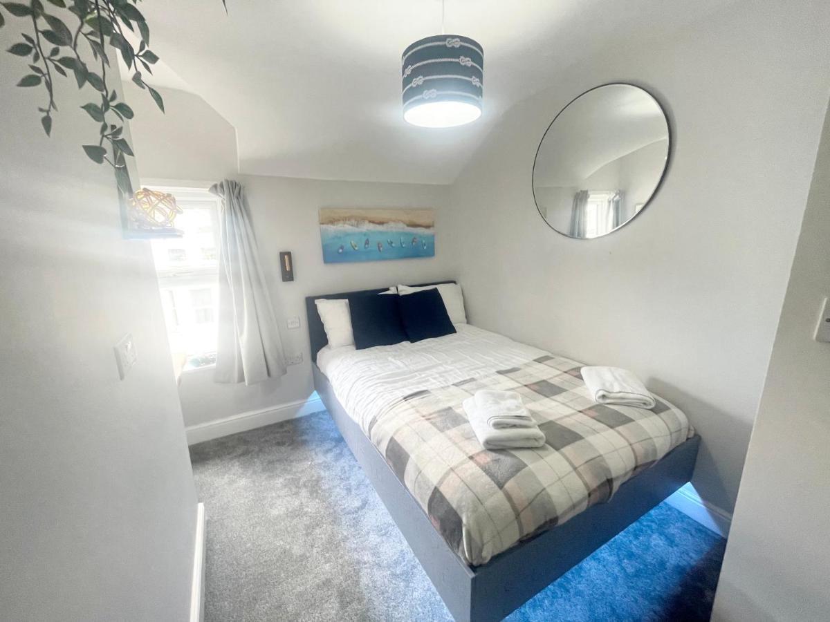 Guest house Coastline Retreats - Cloud9: Seafront Ensuite With Netflix