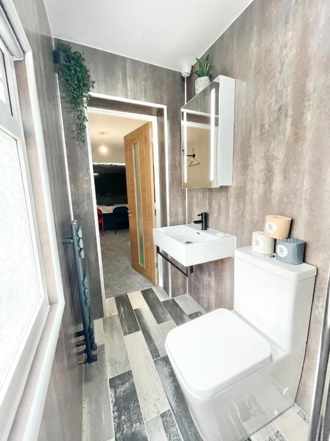 Coastline Retreats - Cloud9: Seafront Ensuite With Netflix Guest house Bournemouth