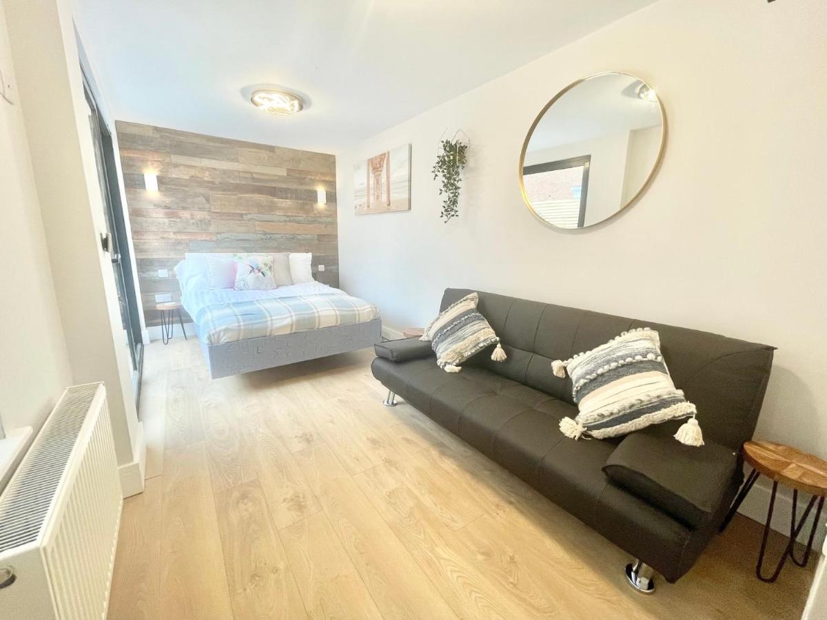 Coastline Retreats - Cloud9: Seafront Ensuite With Netflix *