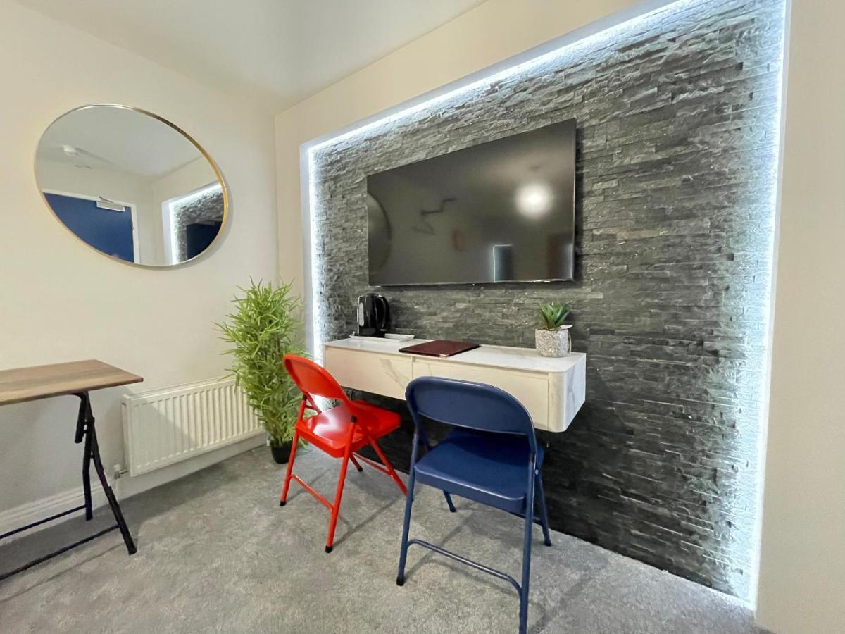 Coastline Retreats - Cloud9: Seafront Ensuite With Netflix Guest house *