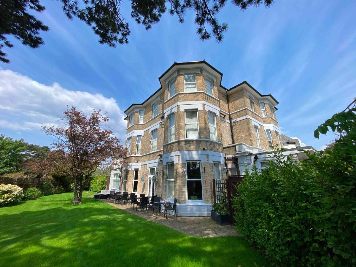 Hotel Applewood 3*