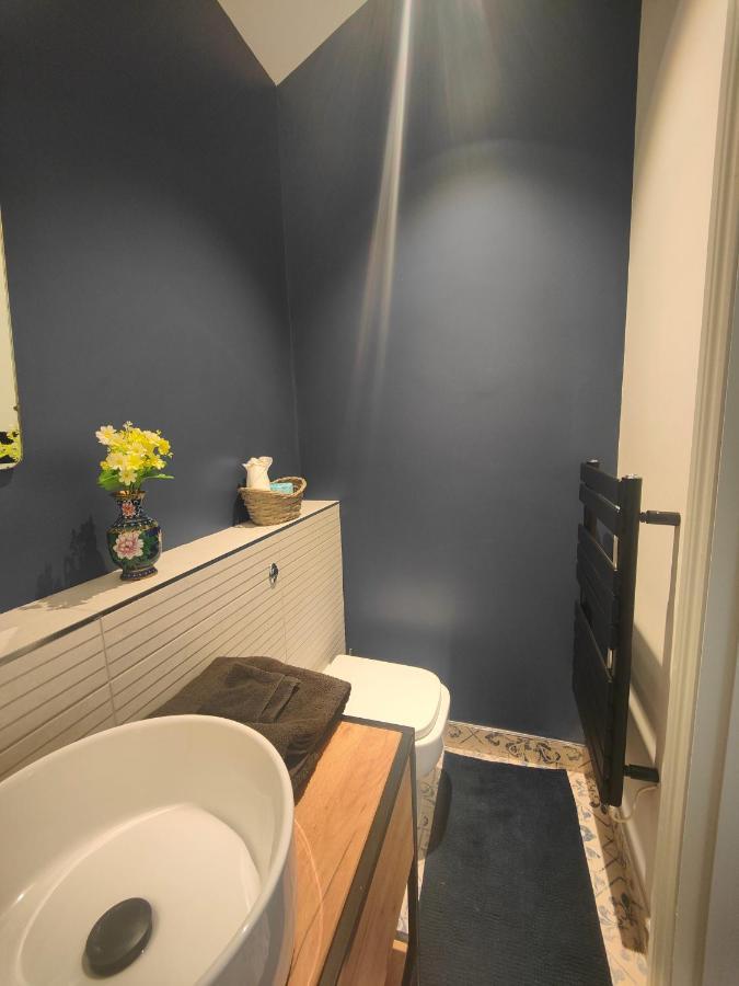 Peaceful Getaway In Forested Park Apartment