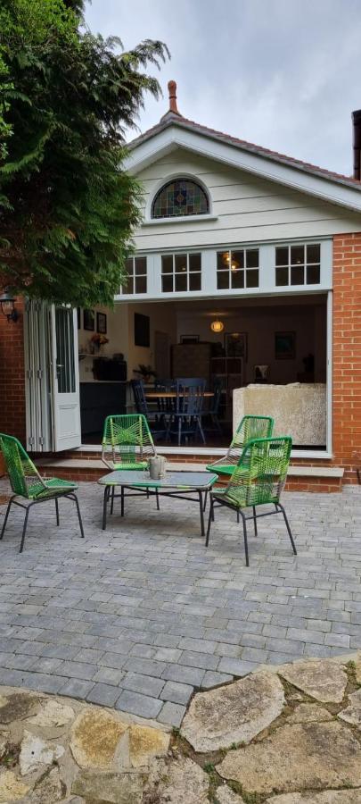 Peaceful Getaway In Forested Park Apartment Bournemouth