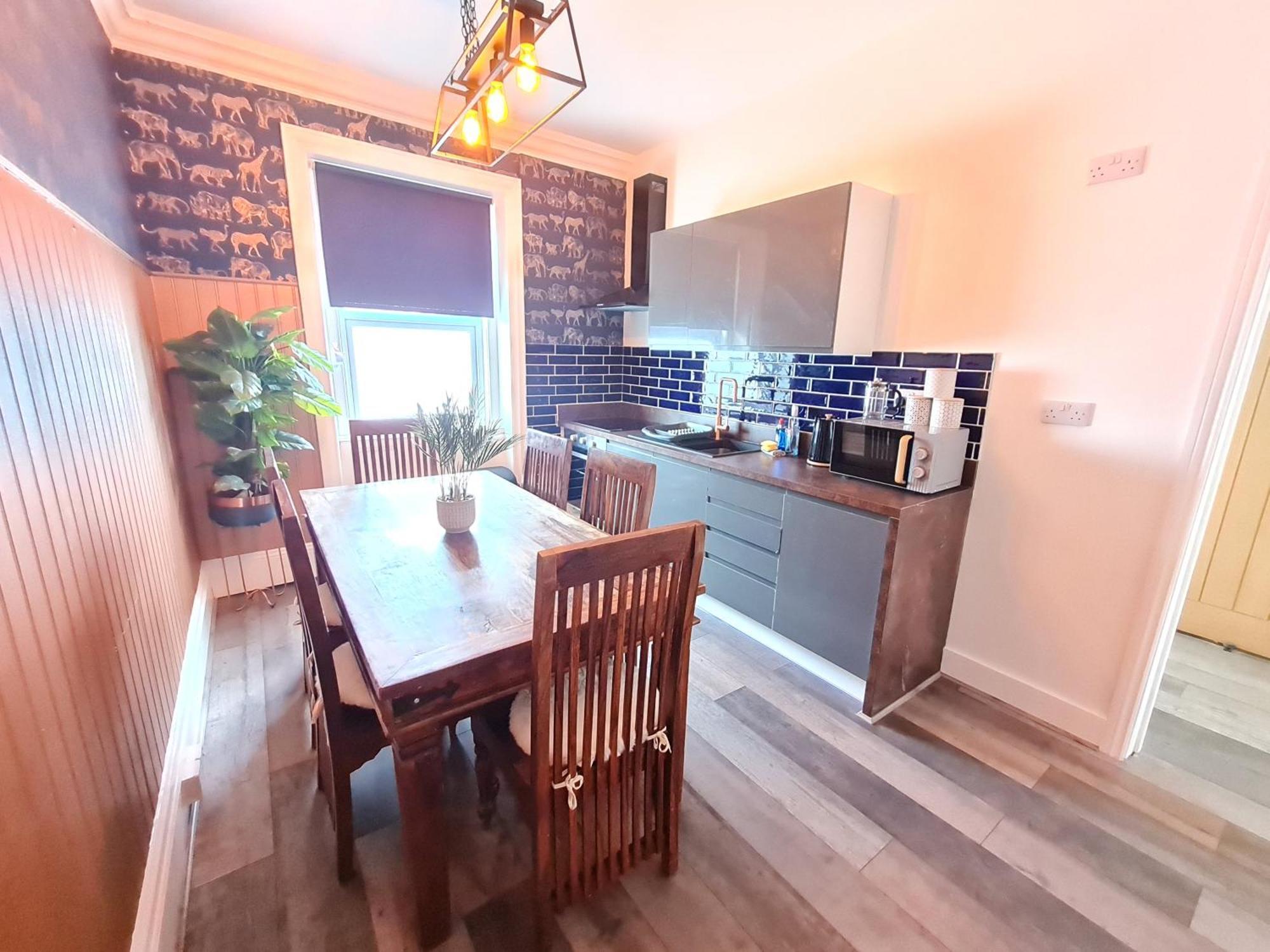 Hotel Lemur - Boutique - Short Stroll To The Bournemouth
