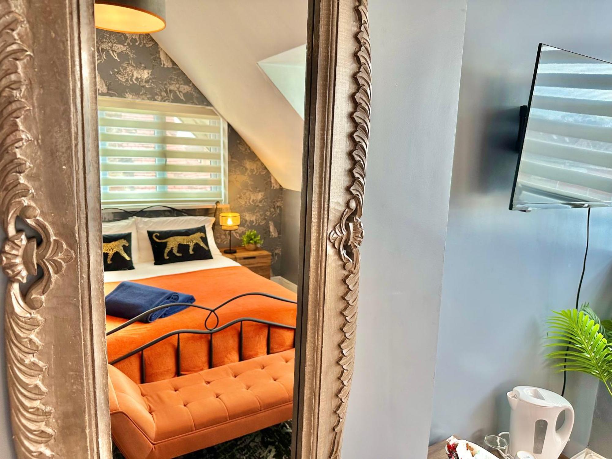 Hotel Lemur - Boutique - Short Stroll To The