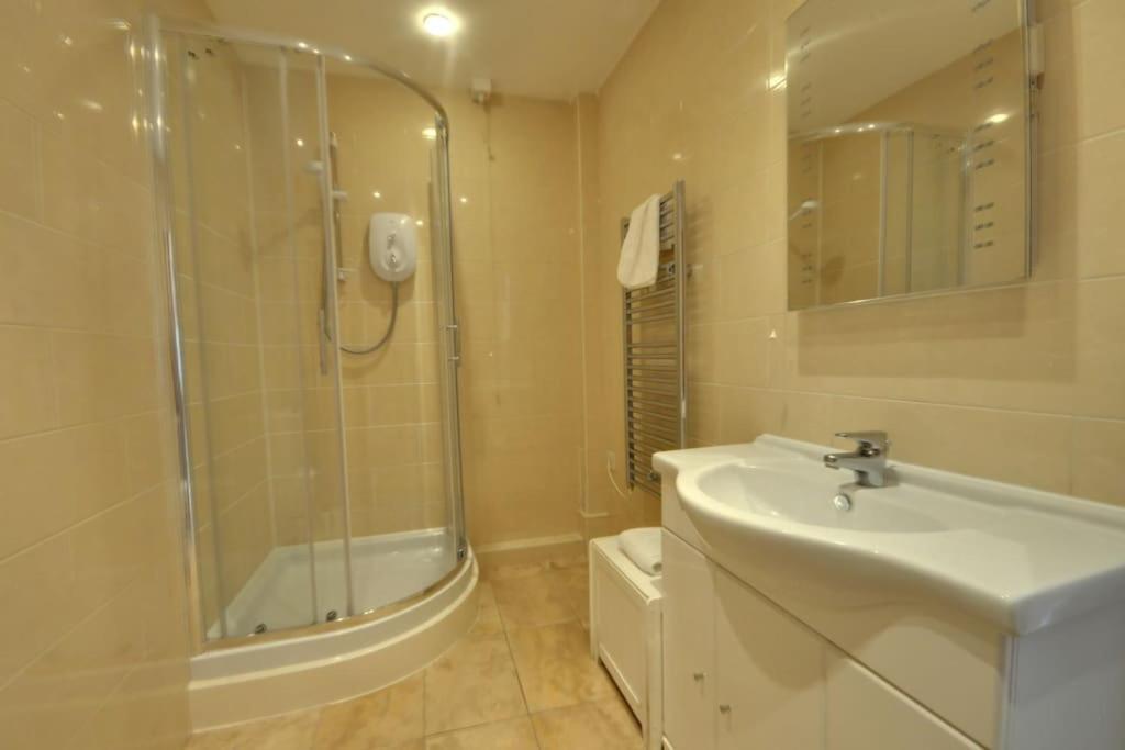 Chic With Garden And 2 Min Walk To Apartment Bournemouth