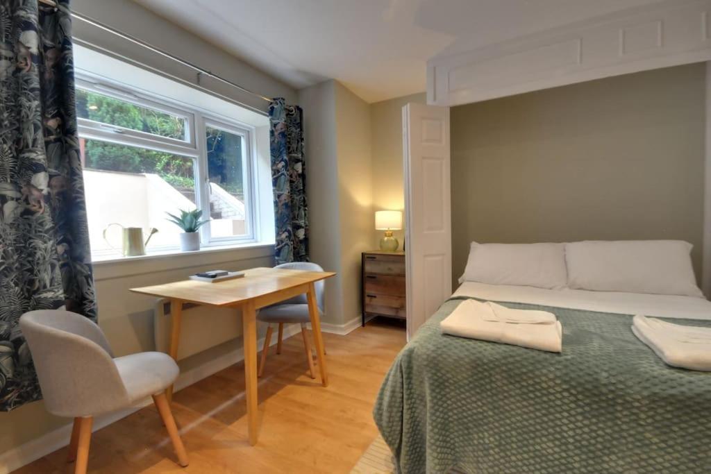 Chic With Garden And 2 Min Walk To Apartment Bournemouth