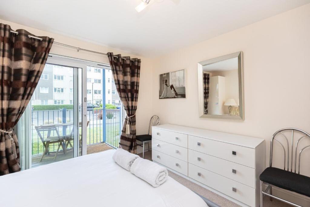 Bournecoast Stylish Flat With Balconies - Fm9625 Apartment *