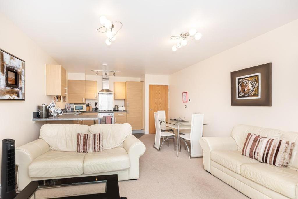 Bournecoast Stylish Flat With Balconies - Fm9625 Bournemouth