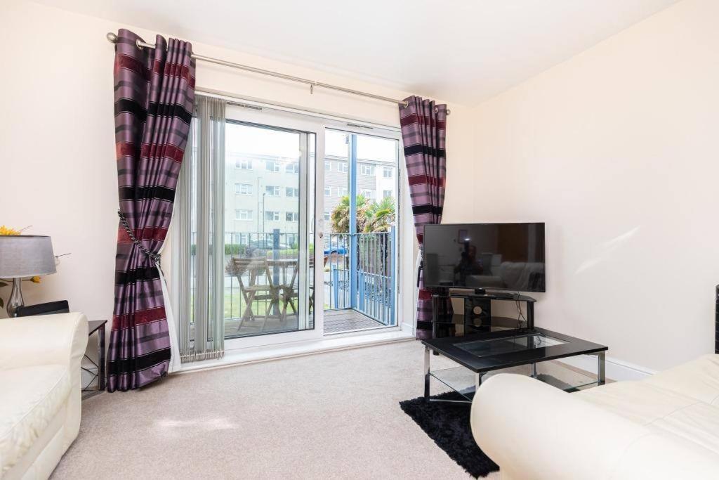 Apartment Bournecoast Stylish Flat With Balconies - Fm9625