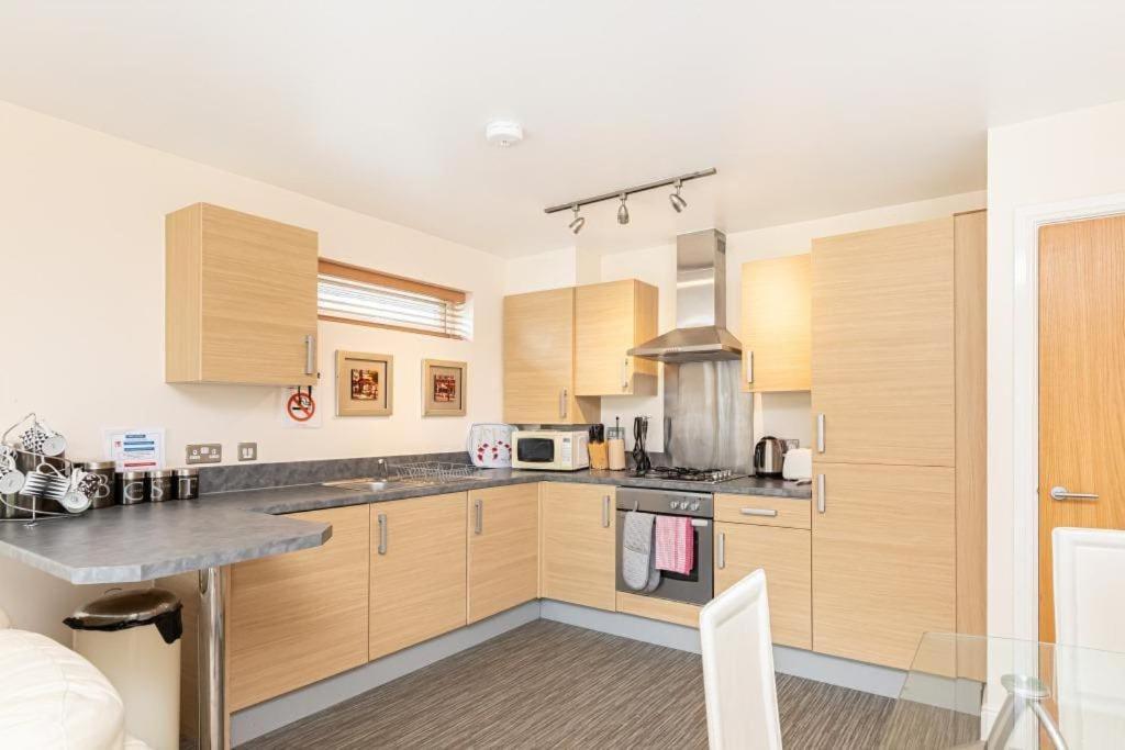 Bournecoast Stylish Flat With Balconies - Fm9625 *