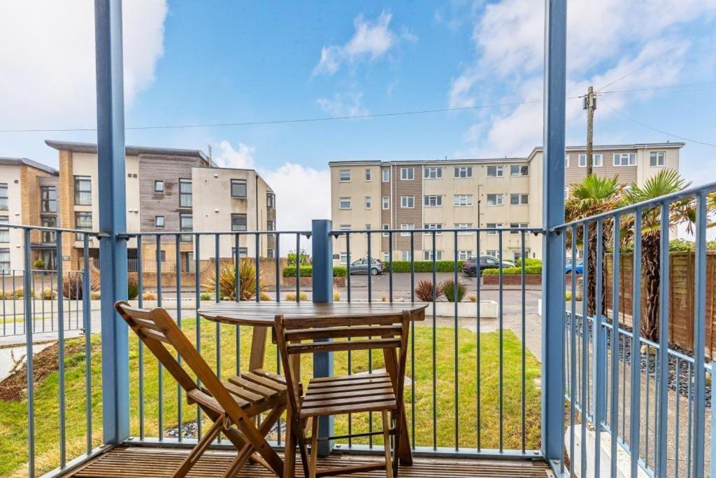 Apartment Bournecoast Stylish Flat With Balconies - Fm9625
