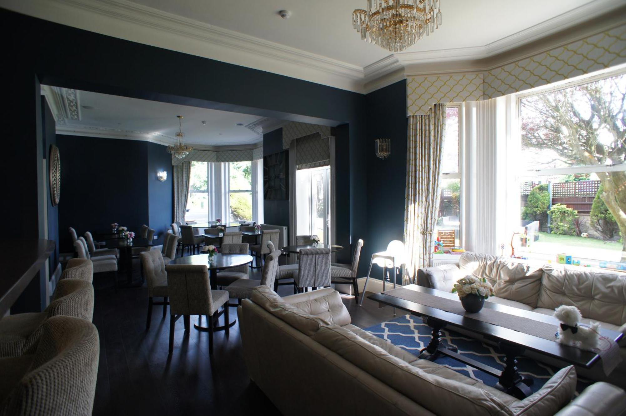Applewood Hotel 3*