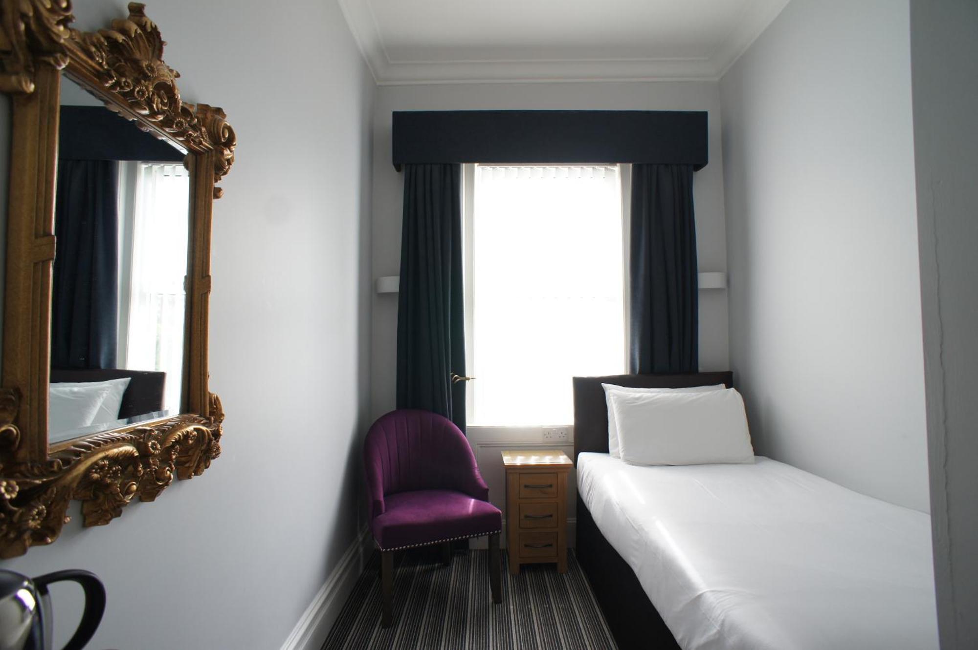 Hotel Applewood 3*