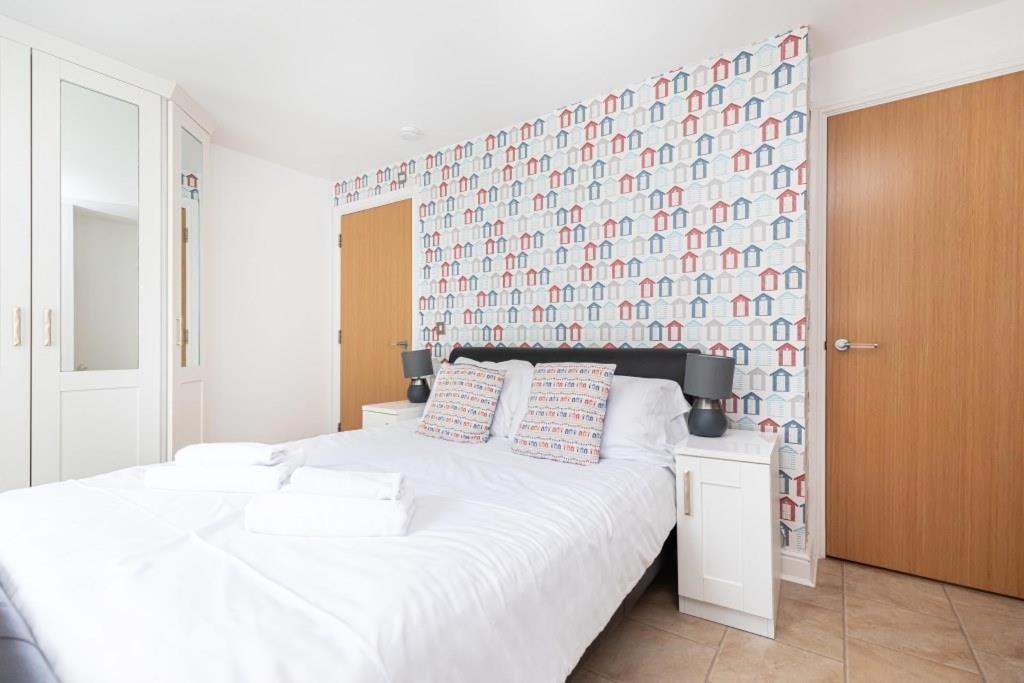 Bournecoast-situated Near Cliff & Beach-fm2872 Bournemouth