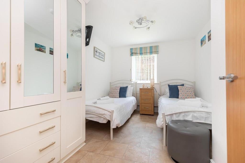 Bournecoast-situated Near Cliff & Beach-fm2872 Bournemouth