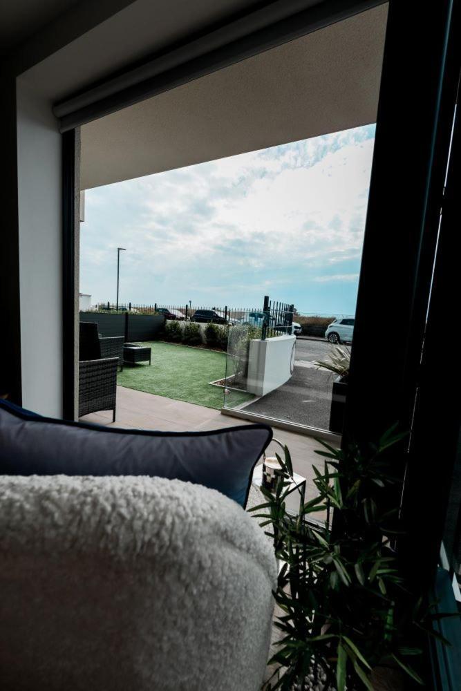 Brand New Beachfront Gf 2 Bed 6 Guests Bournemouth