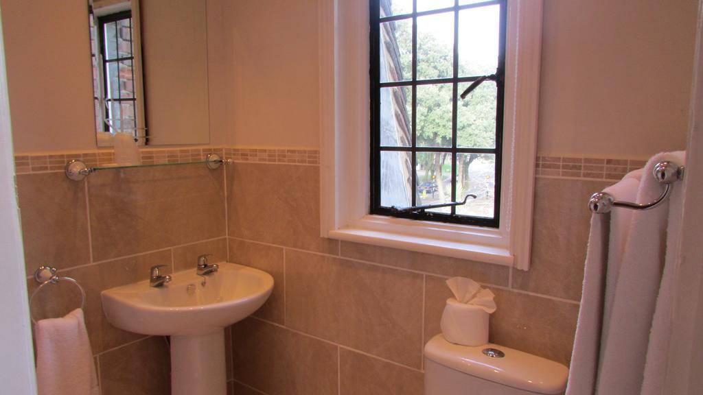 Tudor Grange Guest house 3*