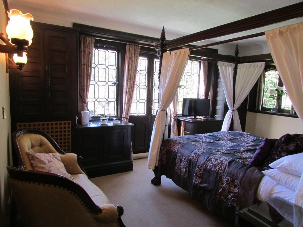 Tudor Grange Guest house 3*
