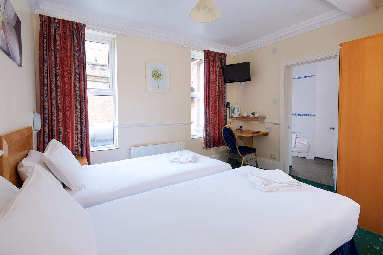 Hotel The Maemar 2*
