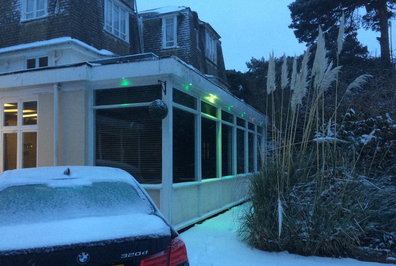 Hinton Firs Hotel 3*