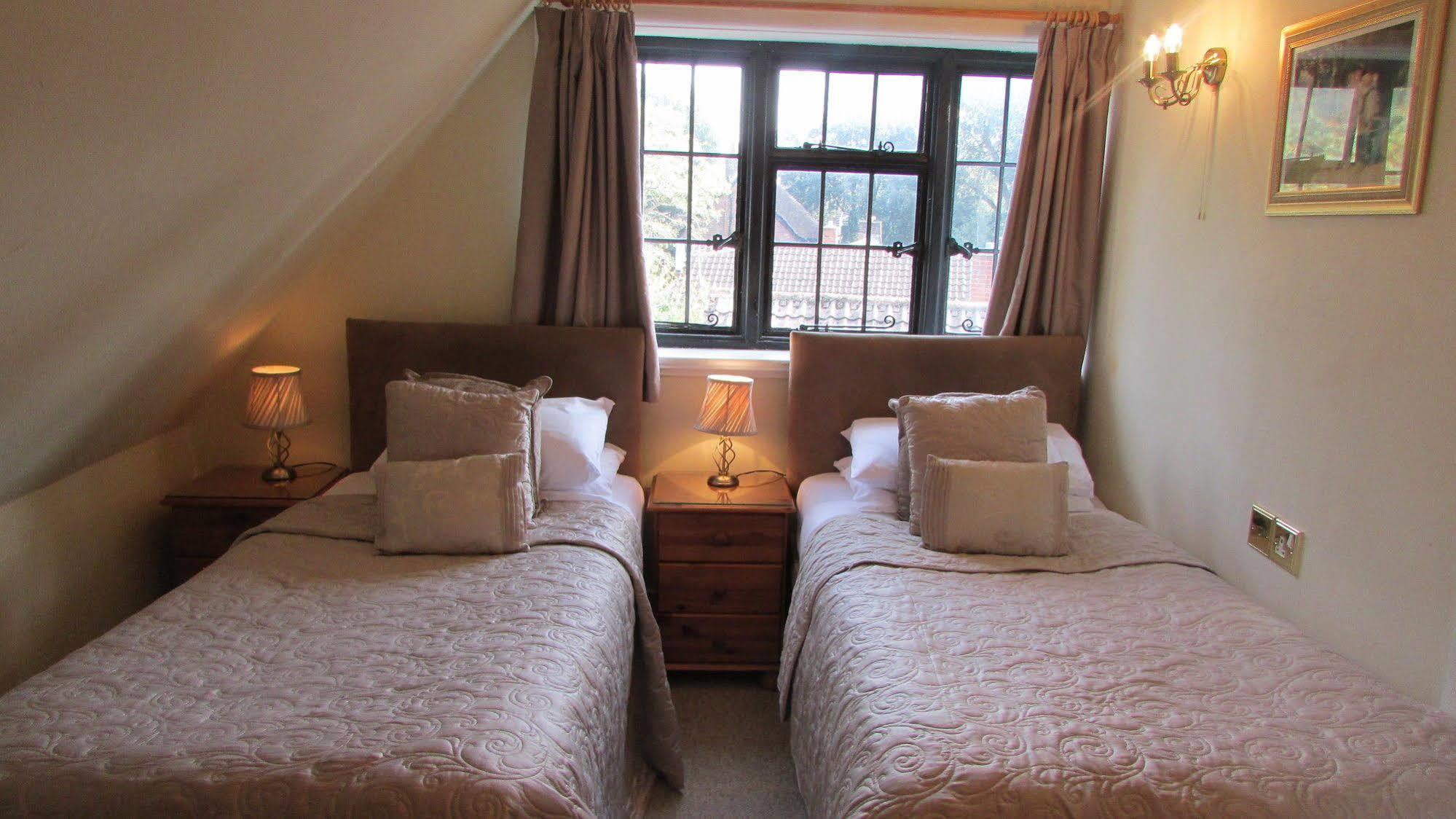 Guest house Tudor Grange 3*