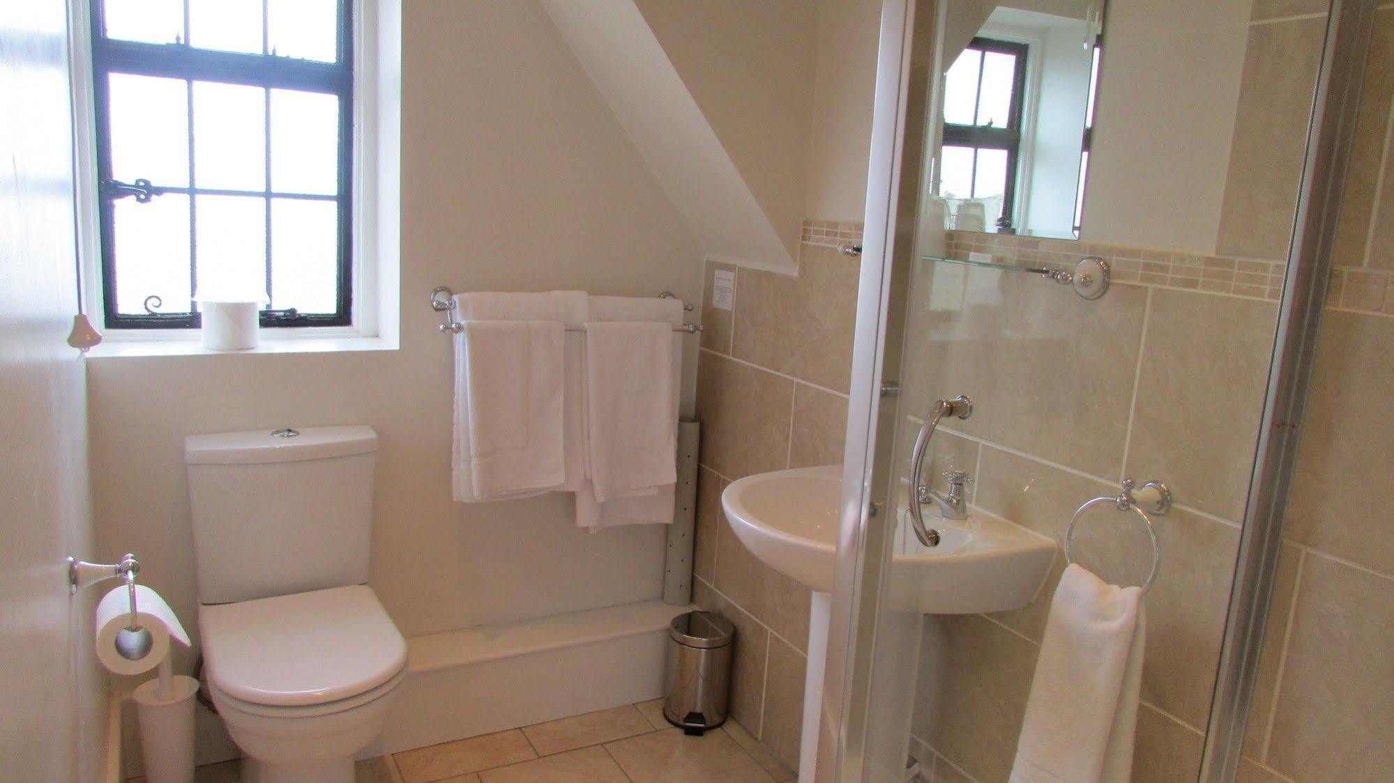 Tudor Grange Guest house 3*