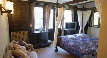 Guest house Tudor Grange