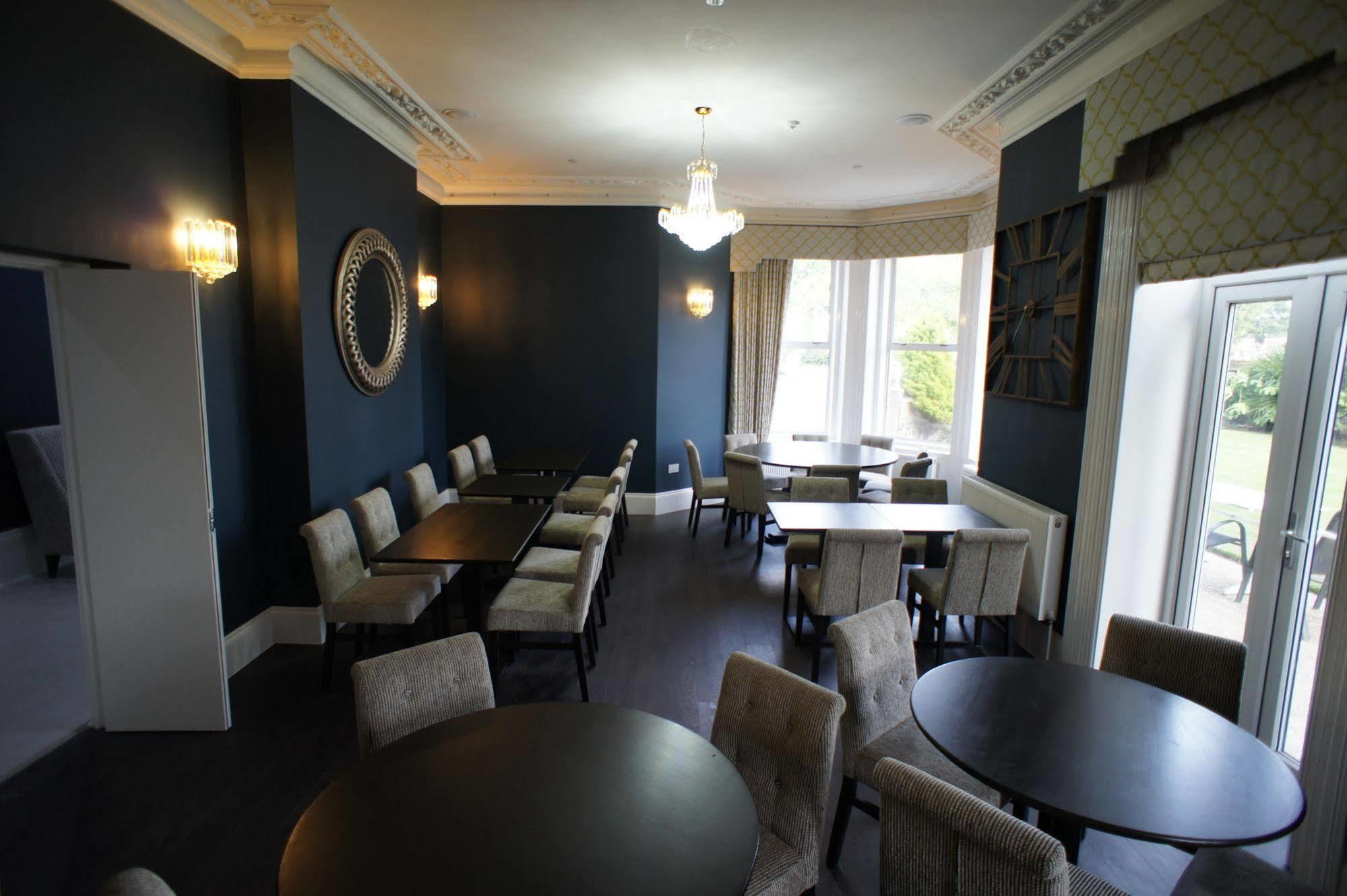Hotel Applewood 3*