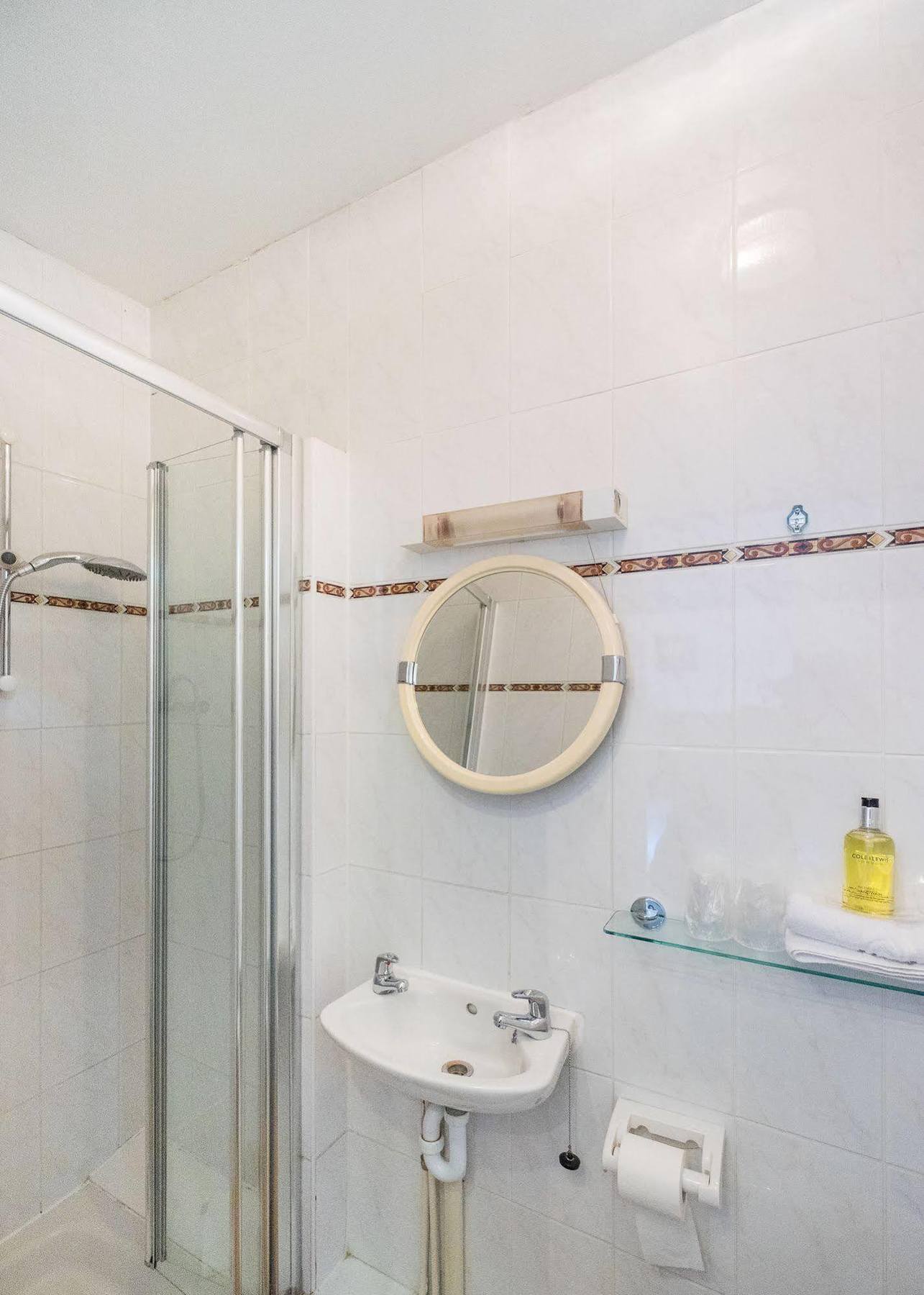Yenton Guest house 3*