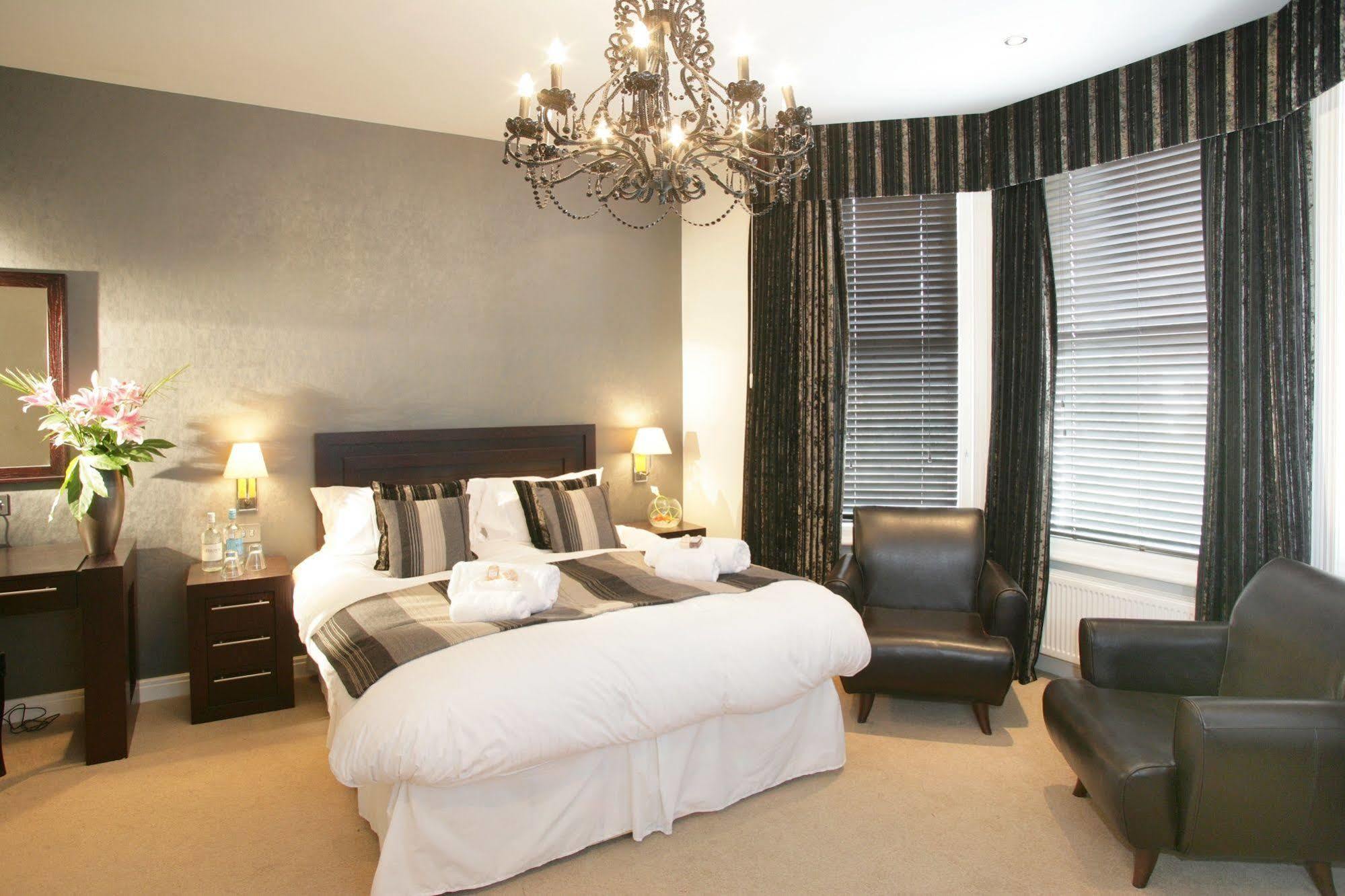 Hotel Urban Beach 3*