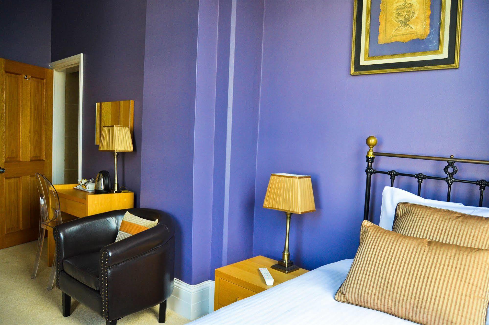 Washington House Guest house