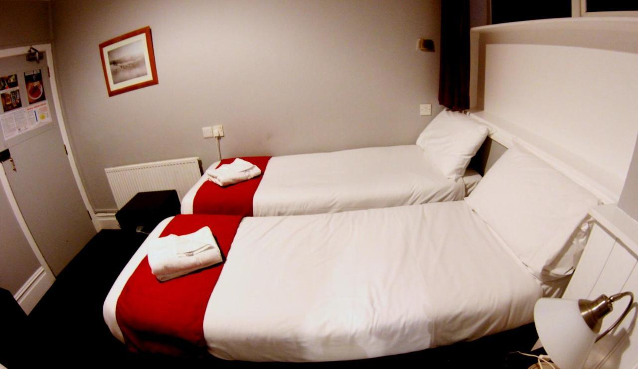 Fairmount Hotel 3*